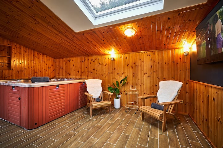 Home with hot tub in scotland
