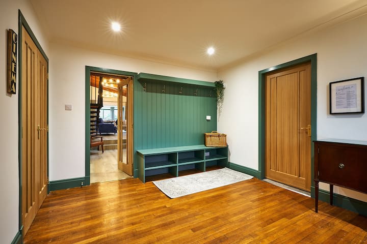 Home with hot tub in scotland
