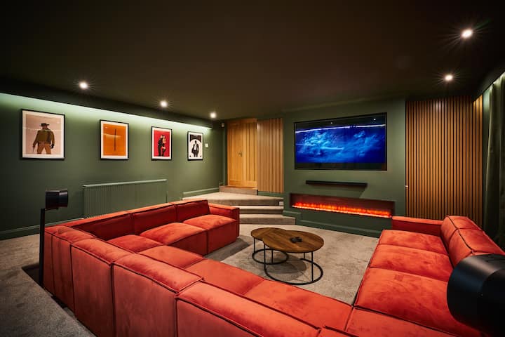 Luxury Holiday Home with hot tub in scotland